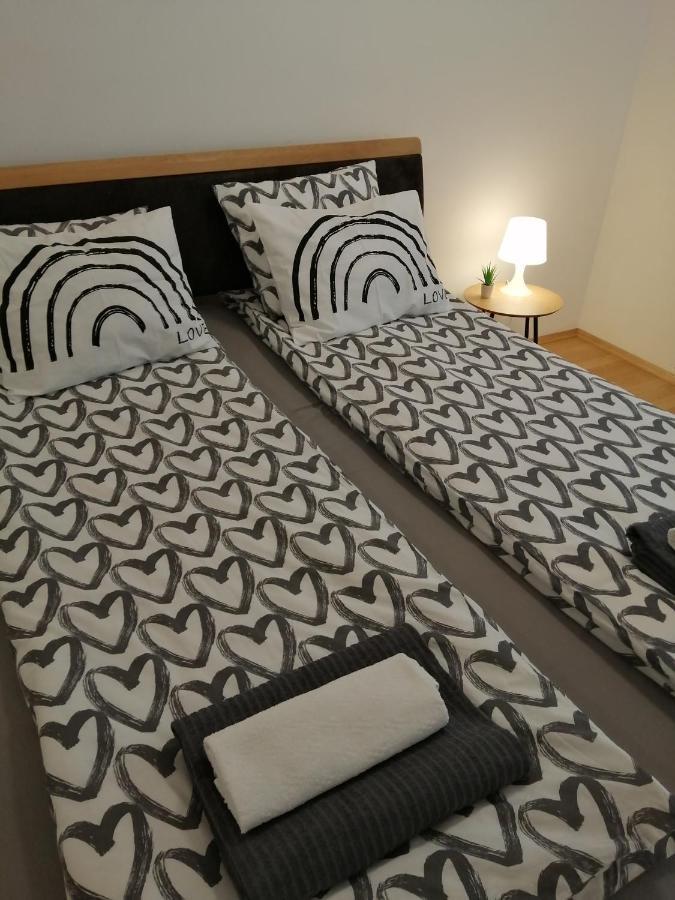 Apartment Tesla Viena Exterior foto